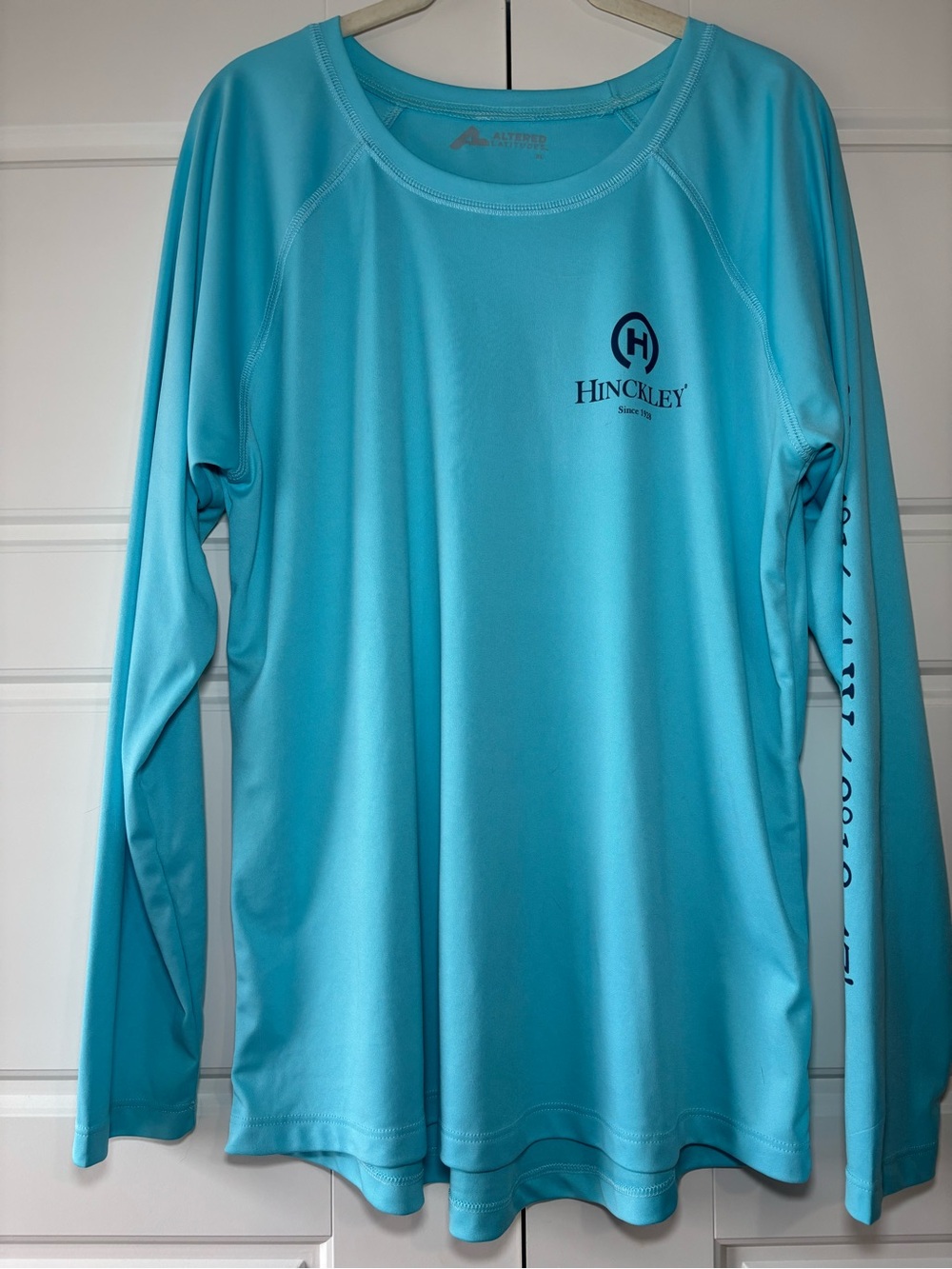 Hinckley Yachts Women’s Long Sleeve Performance Sun Tee - Turquoise-sz XL
